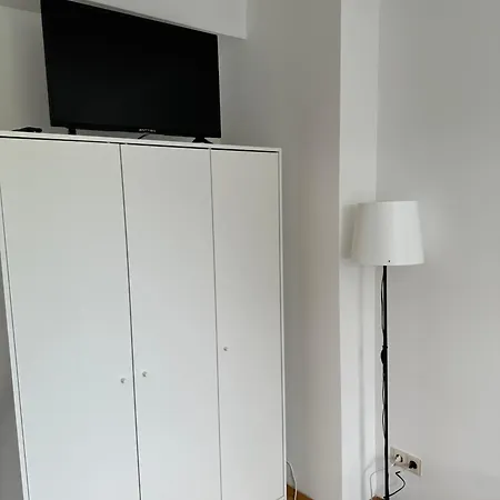 6 Bed Flat In Apartment