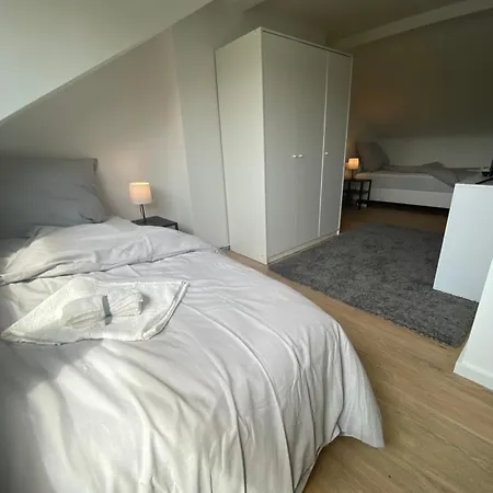 6 Bed Flat In Monchengladbach